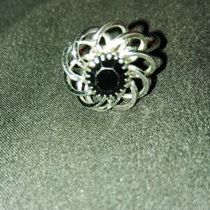 Sarah Coventry Silver and Black Swirl Ring
